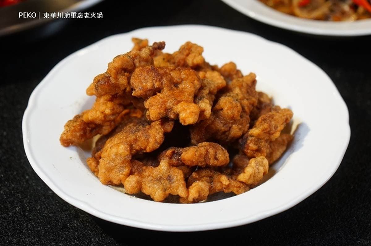 稀有道地川味!九宮格麻辣鍋涮霸氣肉山、海鮮龍船,還能變裝龍鳳袍美拍 稀有道地川味!九宮格麻辣鍋涮霸氣肉山、海鮮龍船,還能變裝龍鳳袍美拍
