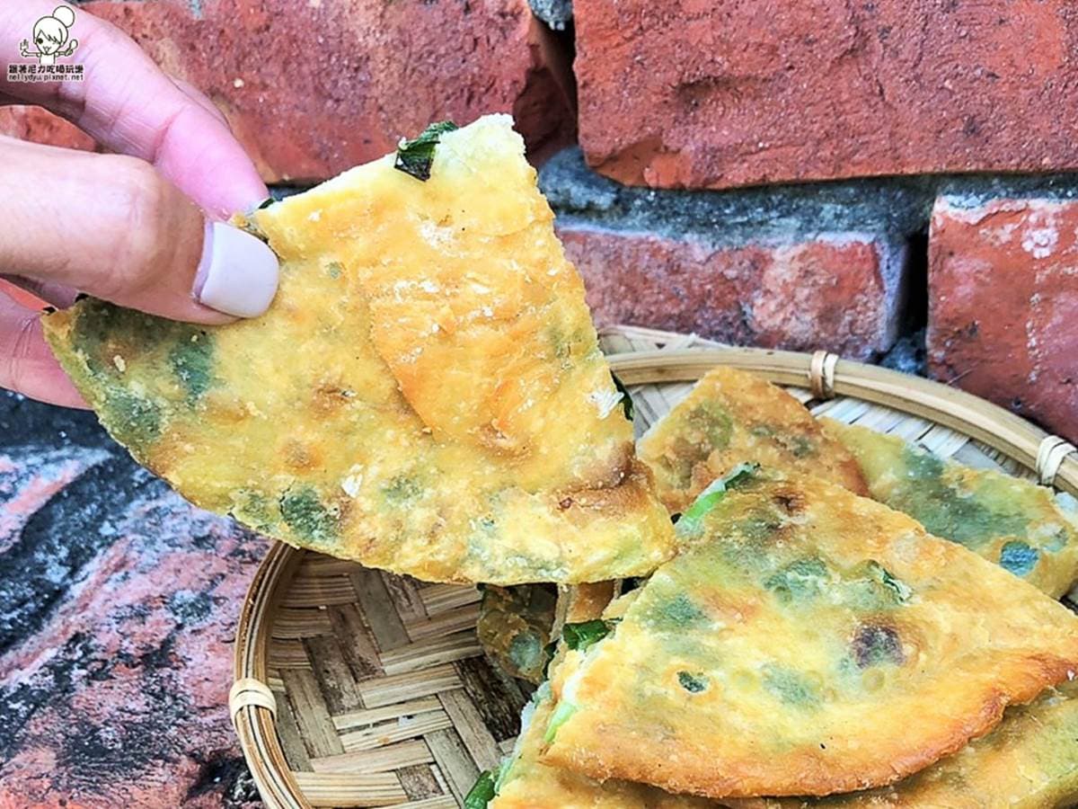 高雄人下午茶愛這味!現做「金牌蔥油餅」滿滿蔥花餡,外酥內香超唰嘴 高雄人下午茶愛這味!現做「金牌蔥油餅」滿滿蔥花餡,外酥內香超唰嘴