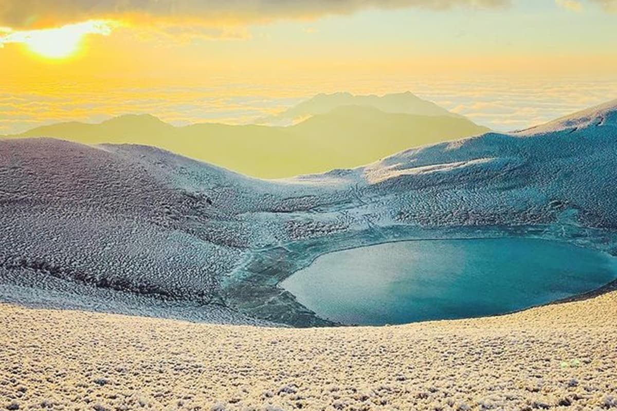 第四波寒流有望降雪!天使的眼淚「嘉明湖」化身銀白世界,日出、雲海宛如人間仙境 第四波寒流有望降雪!天使的眼淚「嘉明湖」化身銀白世界,日出、雲海宛如人間仙境
