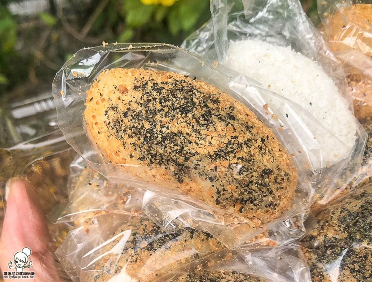 一顆只要13元!高雄古早味手工麻糬Q軟爆餡,綜合版一口吃到3種料 一顆只要13元!高雄古早味手工麻糬Q軟爆餡,綜合版一口吃到3種料