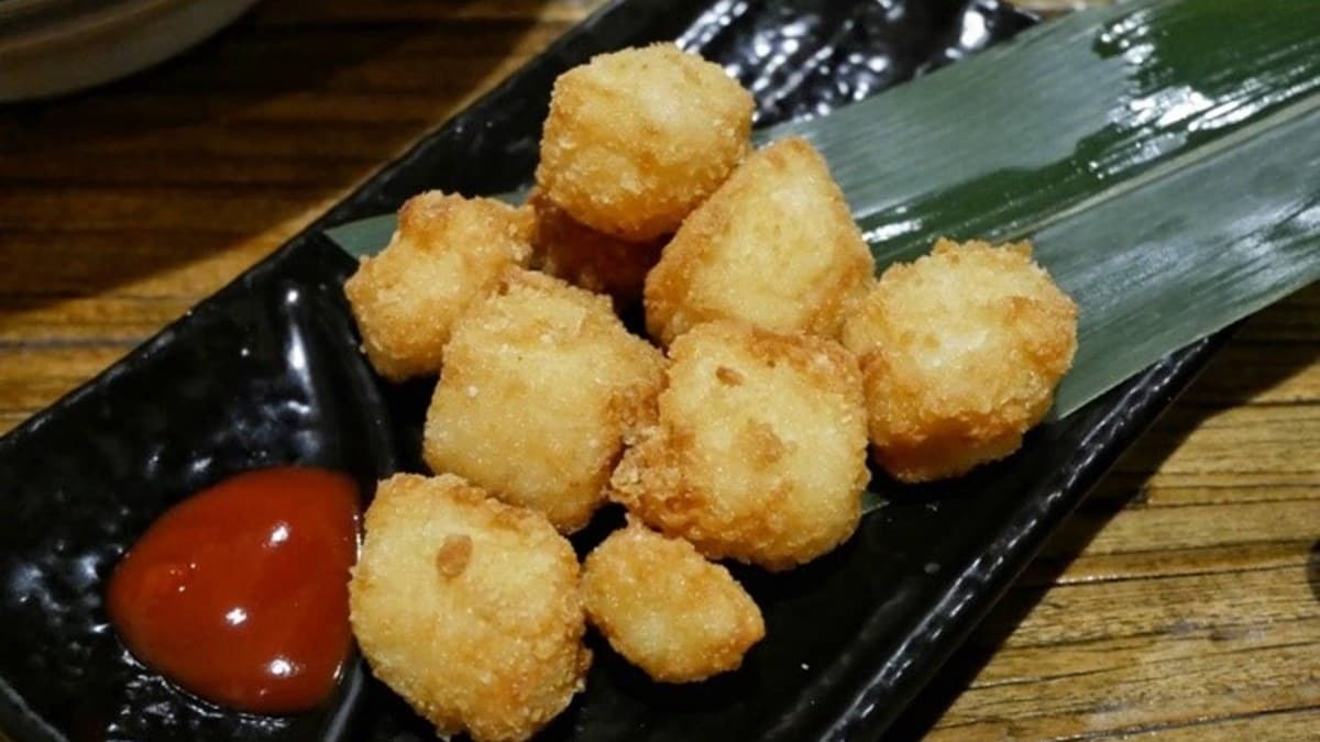 滿到溢出來!台南浮誇拉麵有「3公斤樹幹叉燒」,再推草莓麻糬燒夢幻吃法 滿到溢出來!台南浮誇拉麵有「3公斤樹幹叉燒」,再推草莓麻糬燒夢幻吃法