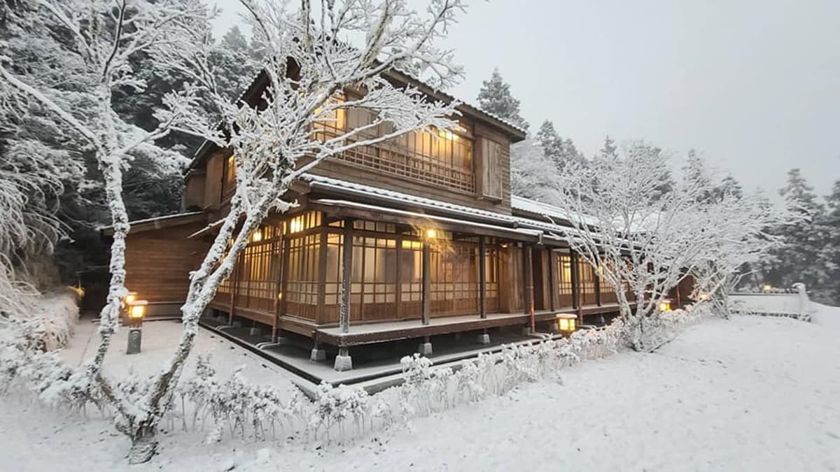 一秒飛日本!太平山文史館白雪皚皚美呆,這周有望再度降雪 一秒飛日本!太平山文史館白雪皚皚美呆,這周有望再度降雪