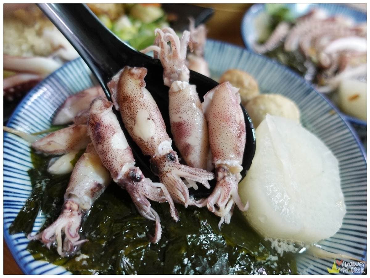 苗栗高CP小吃店給料不手軟!滷肉飯放天使蝦、蒸餃包大干貝、小卷湯麵鋪滿10隻 苗栗高CP小吃店給料不手軟!滷肉飯放天使蝦、蒸餃包大干貝、小卷湯麵鋪滿10隻