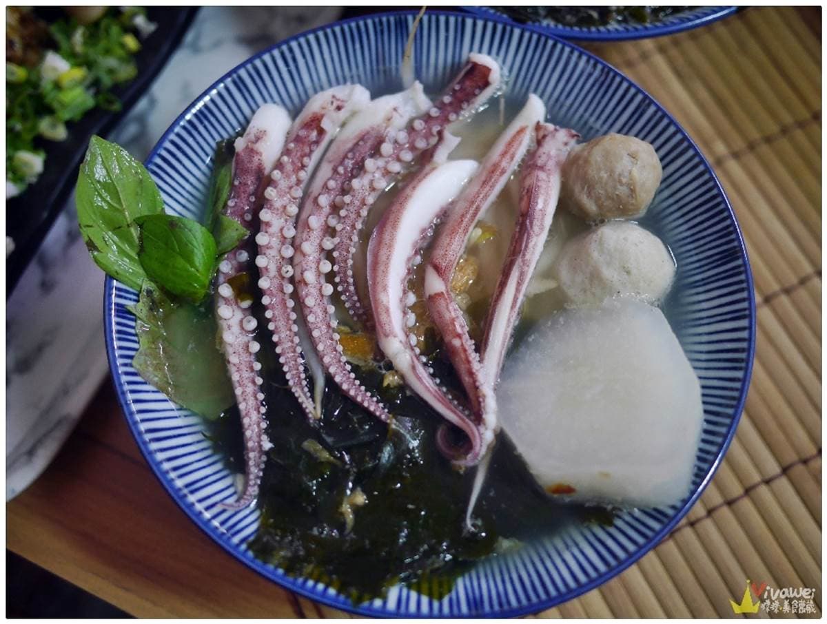苗栗高CP小吃店給料不手軟!滷肉飯放天使蝦、蒸餃包大干貝、小卷湯麵鋪滿10隻 苗栗高CP小吃店給料不手軟!滷肉飯放天使蝦、蒸餃包大干貝、小卷湯麵鋪滿10隻