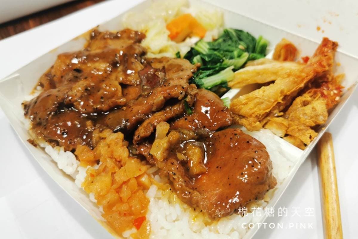 每天都排隊!台中超夯便當必點這3款:奶香黑胡椒豬排、外酥內嫩炸雞排、超入味爌肉 每天都排隊!台中超夯便當必點這3款:奶香黑胡椒豬排、外酥內嫩炸雞排、超入味爌肉