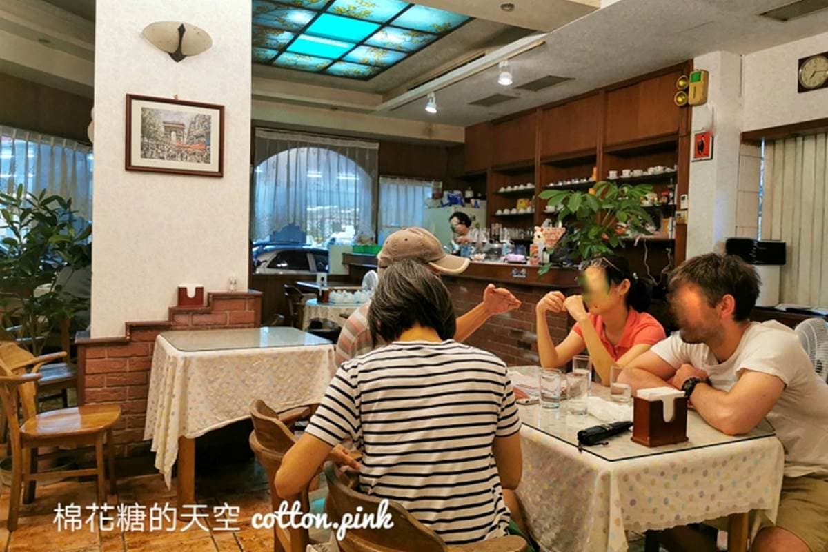 在地人才知!台中神祕老字號簡餐必點香煎鱸魚、半煎炸排骨,還附甜點、飲料 在地人才知!台中神祕老字號簡餐必點香煎鱸魚、半煎炸排骨,還附甜點、飲料