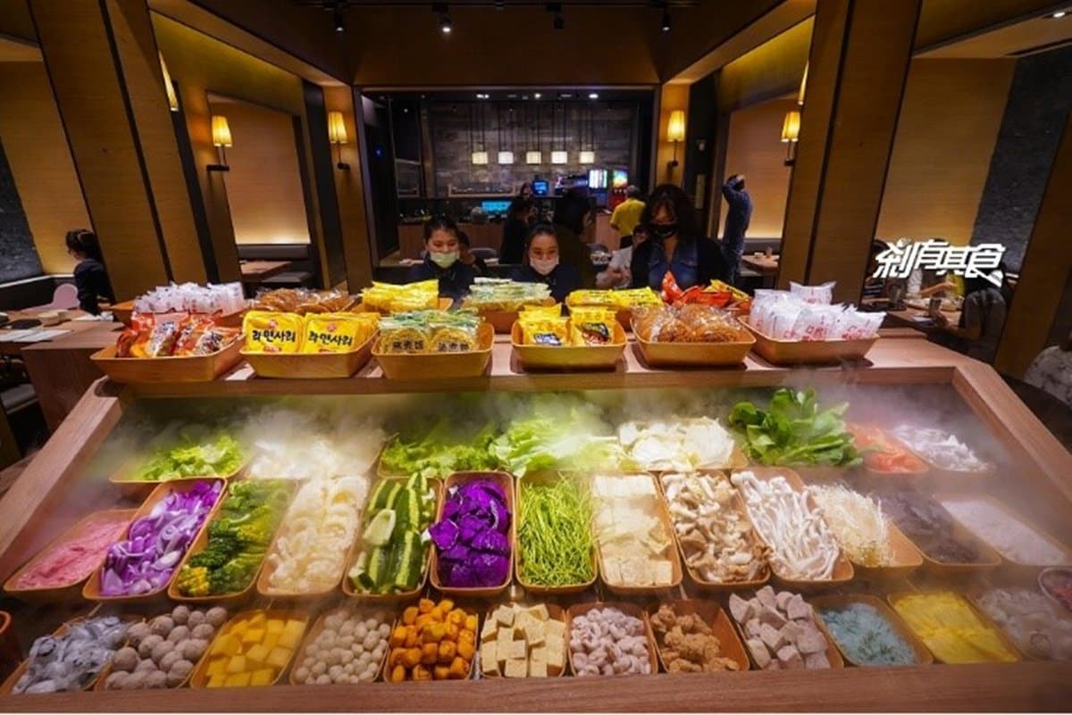 肉控最愛!台中和牛鍋物放題只要788元,自助吧必吃祕製滷鴨血、和牛黑咖哩 肉控最愛!台中和牛鍋物放題只要788元,自助吧必吃祕製滷鴨血、和牛黑咖哩