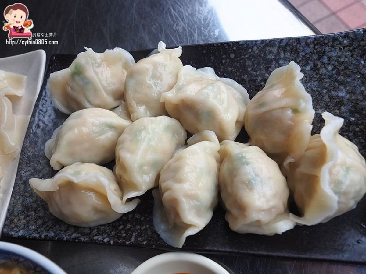 Google評價4.7顆星!桃園無招牌鮮蝦大餛飩皮薄餡扎實,必沾手炒辣椒油更對味 Google評價4.7顆星!桃園無招牌鮮蝦大餛飩皮薄餡扎實,必沾手炒辣椒油更對味