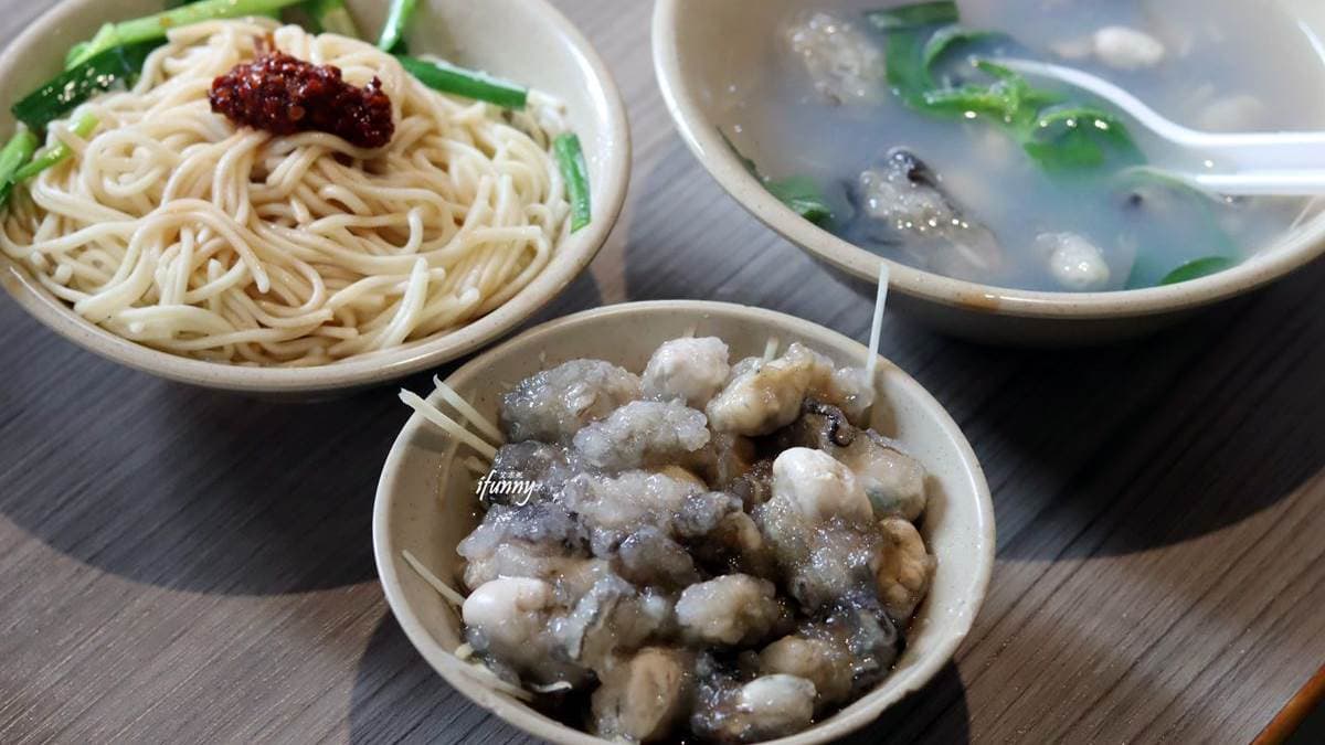 老饕才知!板橋無招牌「乾蚵」鮮甜還會爆漿,加碼隱藏版浮誇乾麵吃法