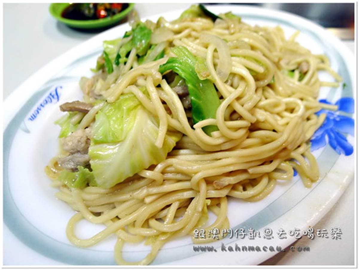 台中超人氣消夜!烏骨雞料理有10多種口味,先嘗陳年菜脯、九尾雞湯 台中超人氣消夜!烏骨雞料理有10多種口味,先嘗陳年菜脯、九尾雞湯