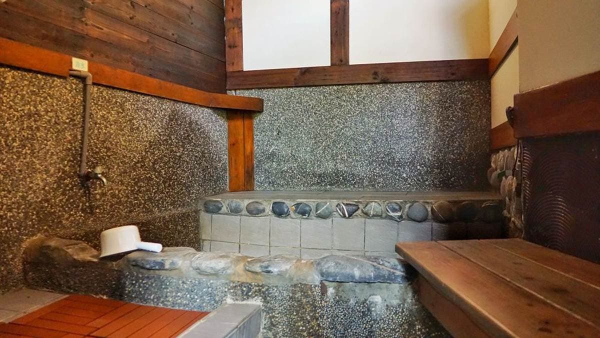 到山裡泡百年湯泉!花蓮度假山莊住檜木屋泡不摻水原泉,還能散步茶樹森林 到山裡泡百年湯泉!花蓮度假山莊住檜木屋泡不摻水原泉,還能散步茶樹森林