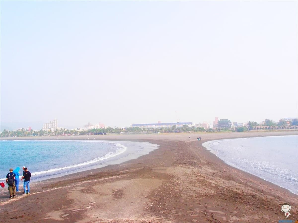 海景第一排!旗津度假酒店直通沙灘賞夕陽,還能順遊「摩西分海」、星空隧道 海景第一排!旗津度假酒店直通沙灘賞夕陽,還能順遊「摩西分海」、星空隧道