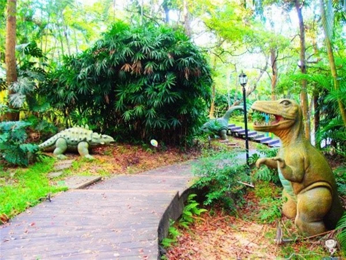 大人小孩都愛!森林度假村陽台就能賞整片花園美景,打卡必衝螢火蟲劇場、恐龍公園 大人小孩都愛!森林度假村陽台就能賞整片花園美景,打卡必衝螢火蟲劇場、恐龍公園