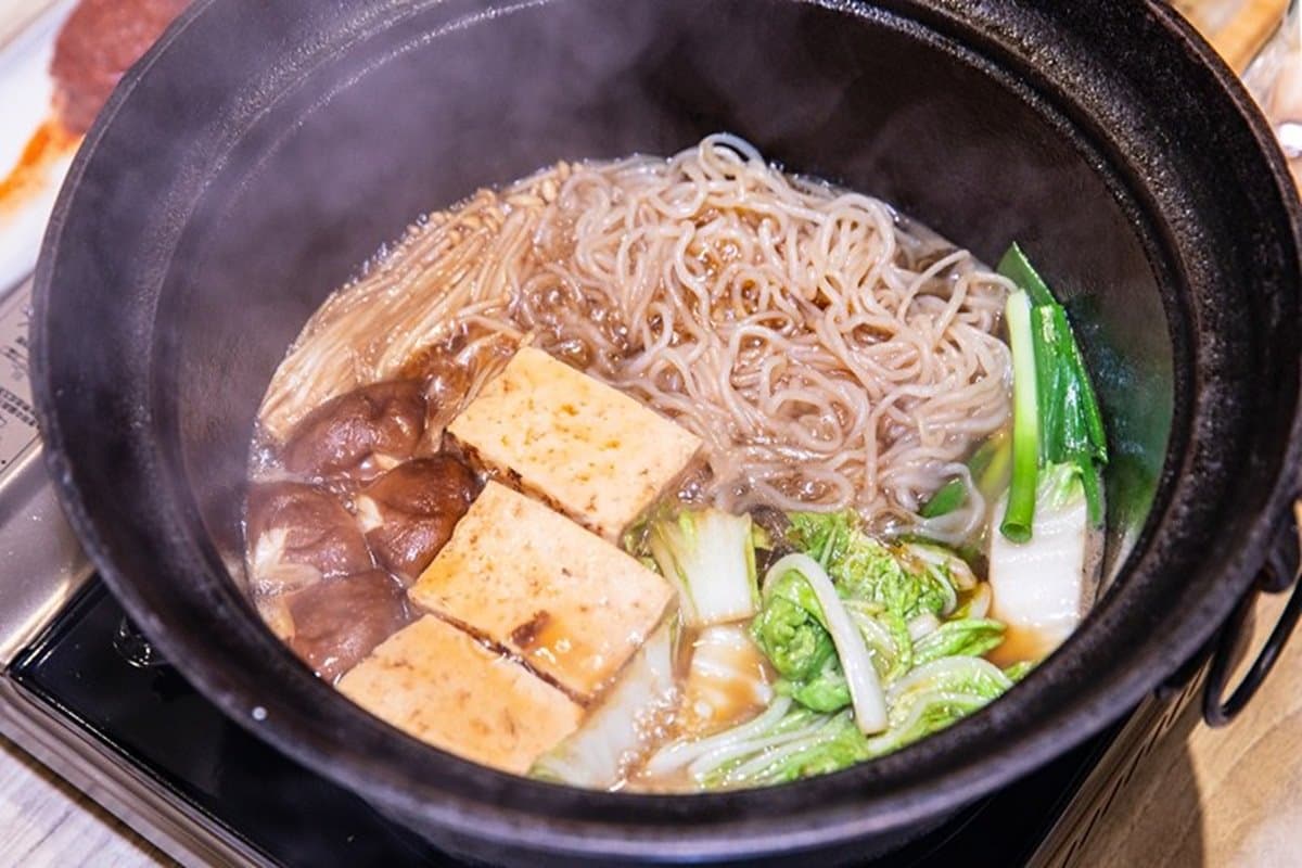 1秒到日本!台中巷弄豪宅隱藏道地「關東風」壽喜燒,A5和牛涮自製醬汁一吃上癮 1秒到日本!台中巷弄豪宅隱藏道地「關東風」壽喜燒,A5和牛涮自製醬汁一吃上癮