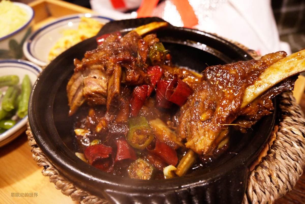 1秒到星馬!台北道地南洋肉骨茶超搭羅漢果汁,唰嘴「南乳五花肉」也必點 1秒到星馬!台北道地南洋肉骨茶超搭羅漢果汁,唰嘴「南乳五花肉」也必點