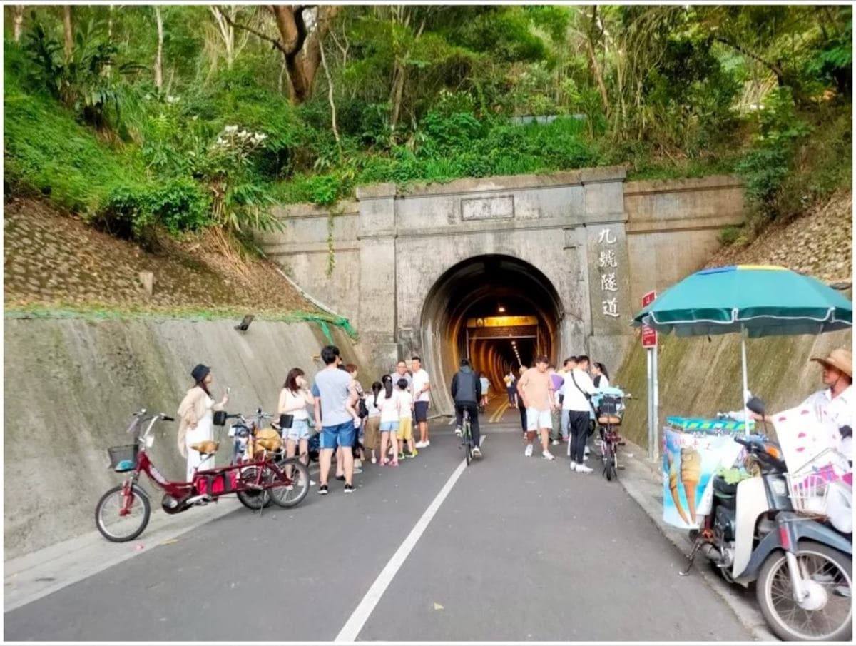 好逛好拍!「雙豐」單車親子遊4打卡點:百年隧道、日治花樑鋼橋、三角玻璃屋冰店 好逛好拍!「雙豐」單車親子遊4打卡點:百年隧道、日治花樑鋼橋、三角玻璃屋冰店
