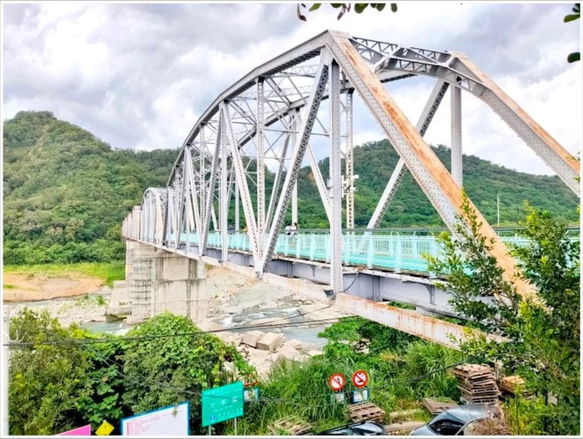 好逛好拍!「雙豐」單車親子遊4打卡點:百年隧道、日治花樑鋼橋、三角玻璃屋冰店 好逛好拍!「雙豐」單車親子遊4打卡點:百年隧道、日治花樑鋼橋、三角玻璃屋冰店