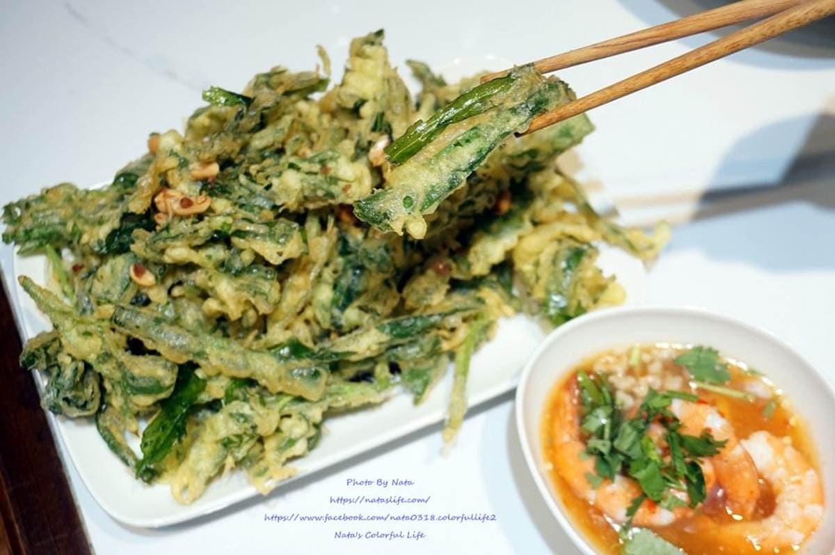 獨特「黑湯」免費續!台南道地泰式船麵隨你加九層塔、豆芽菜,配海鮮酥炸空心菜超對味 獨特「黑湯」免費續!台南道地泰式船麵隨你加九層塔、豆芽菜,配海鮮酥炸空心菜超對味