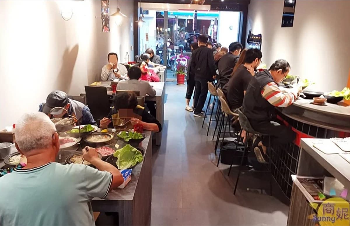【新開店】海鮮控衝了!台中高CP值火鍋獨享龍蝦最低只要599元,隱藏版套餐有20隻蝦子 【新開店】海鮮控衝了!台中高CP值火鍋獨享龍蝦最低只要599元,隱藏版套餐有20隻蝦子