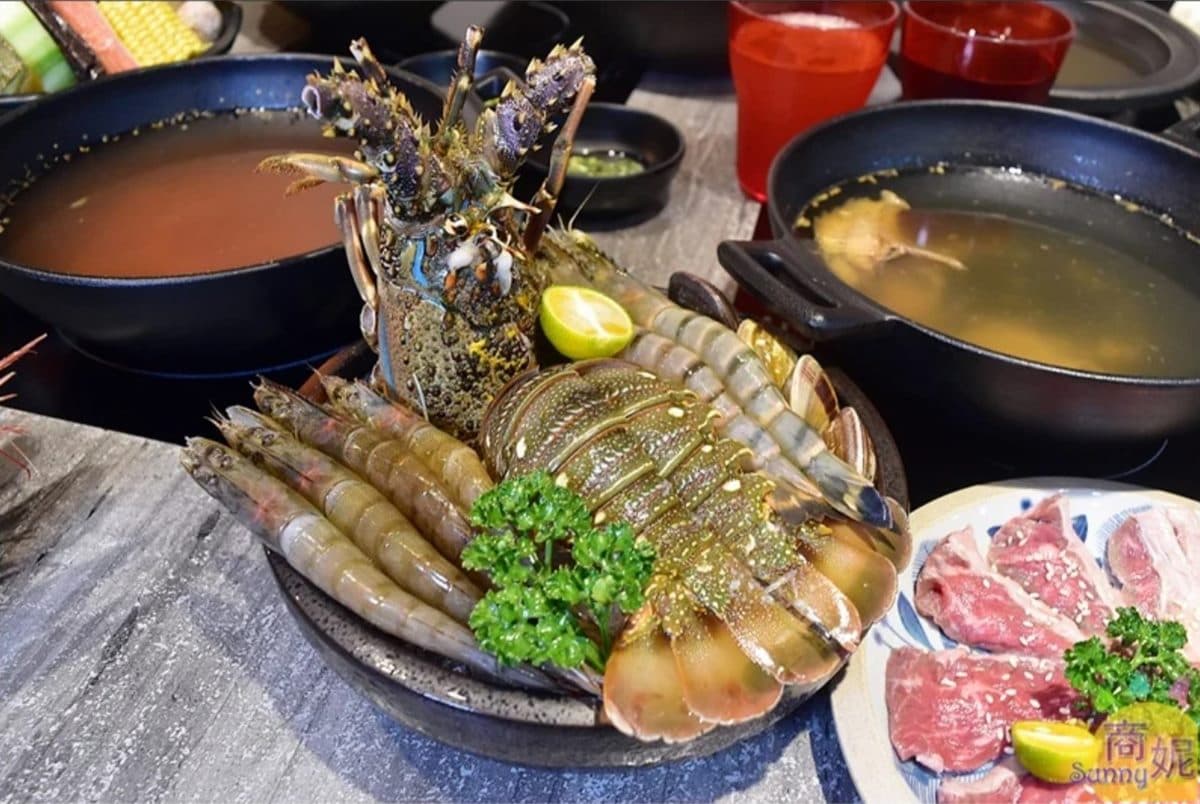 【新開店】海鮮控衝了!台中高CP值火鍋獨享龍蝦最低只要599元,隱藏版套餐有20隻蝦子 【新開店】海鮮控衝了!台中高CP值火鍋獨享龍蝦最低只要599元,隱藏版套餐有20隻蝦子