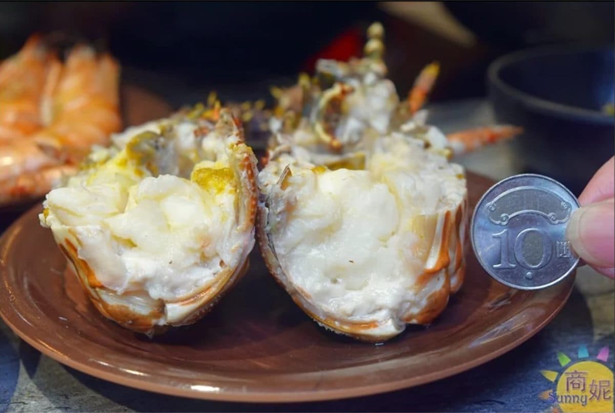 【新開店】海鮮控衝了!台中高CP值火鍋獨享龍蝦最低只要599元,隱藏版套餐有20隻蝦子 【新開店】海鮮控衝了!台中高CP值火鍋獨享龍蝦最低只要599元,隱藏版套餐有20隻蝦子