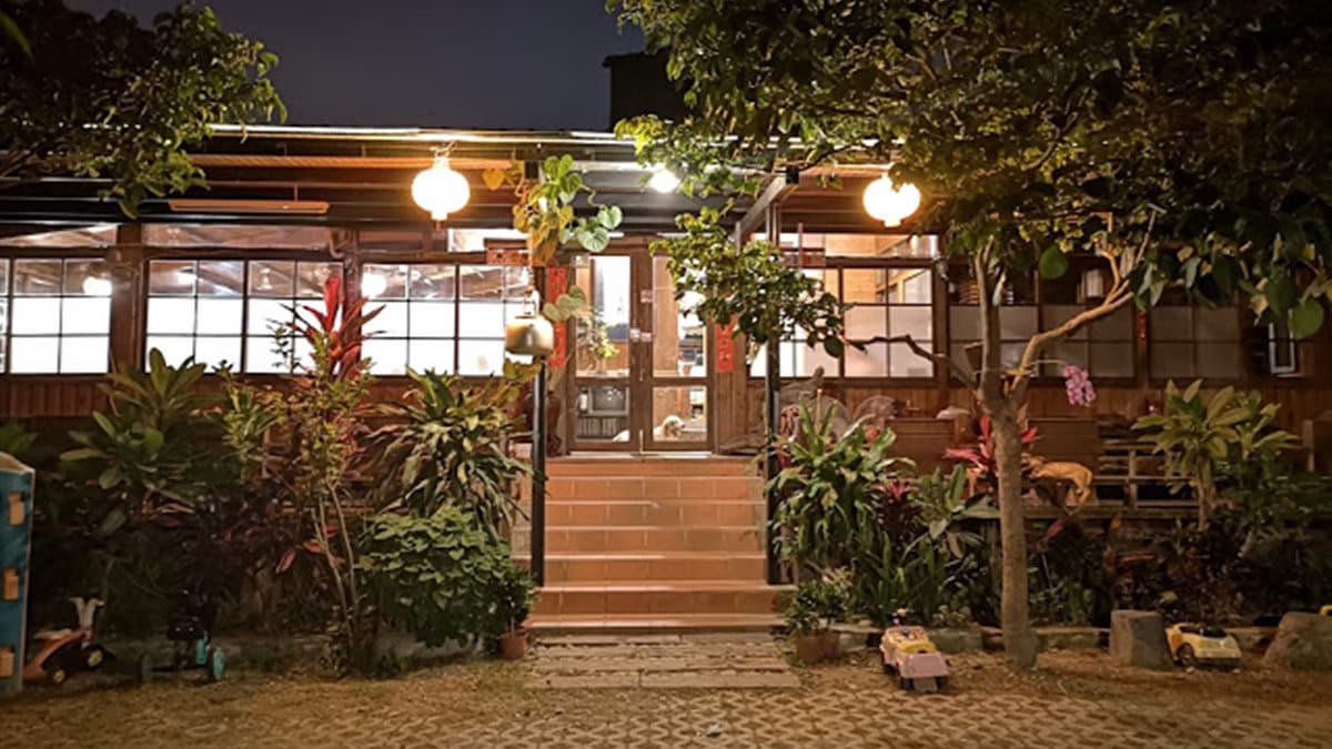 台中隱藏版景觀餐廳!「江南水鄉風園區」吃燻鴨胸套餐,還有水上木棧步道可美拍 台中隱藏版景觀餐廳!「江南水鄉風園區」吃燻鴨胸套餐,還有水上木棧步道可美拍