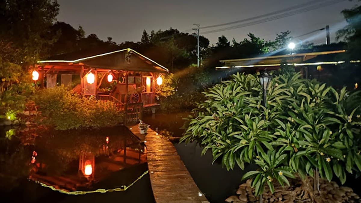 台中隱藏版景觀餐廳!「江南水鄉風園區」吃燻鴨胸套餐,還有水上木棧步道可美拍 台中隱藏版景觀餐廳!「江南水鄉風園區」吃燻鴨胸套餐,還有水上木棧步道可美拍
