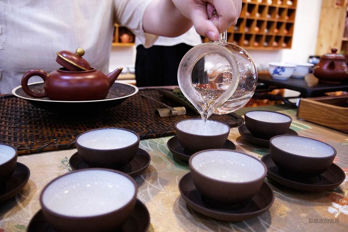 大稻埕新玩法!4處有哏打卡點:大片「百壺牆」、體驗傳統旗袍、米製鬆糕 大稻埕新玩法!4處有哏打卡點:大片「百壺牆」、體驗傳統旗袍、米製鬆糕