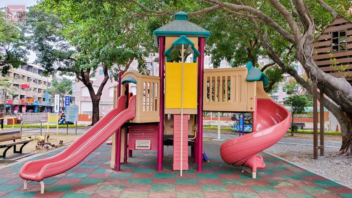 找到恐龍蛋了!台南公園「考古沙坑」24小時開放尋寶,還能溜滑梯、爬樹屋探險 找到恐龍蛋了!台南公園「考古沙坑」24小時開放尋寶,還能溜滑梯、爬樹屋探險