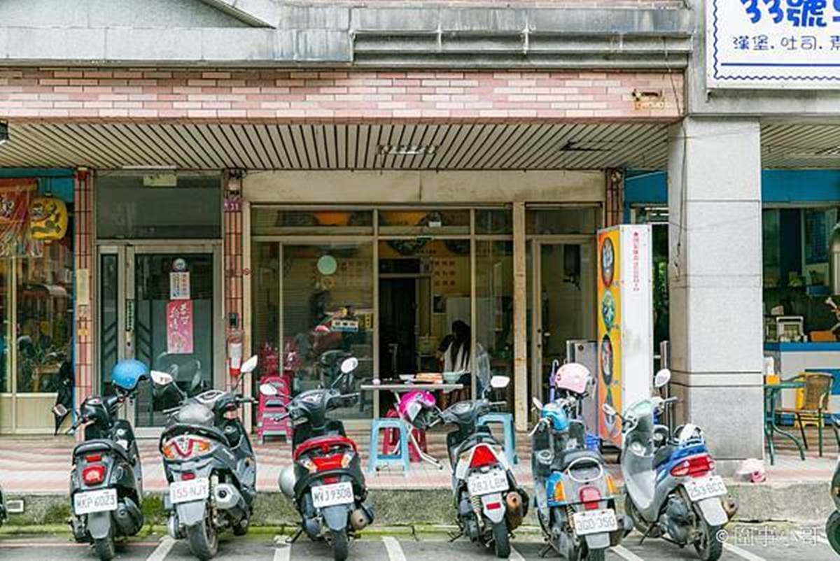 在地人帶路才吃得到!桃園5家無招牌美食:整隻蝦蒸餃、鐵皮屋烤香腸、私房熱炒店 在地人帶路才吃得到!桃園5家無招牌美食:整隻蝦蒸餃、鐵皮屋烤香腸、私房熱炒店