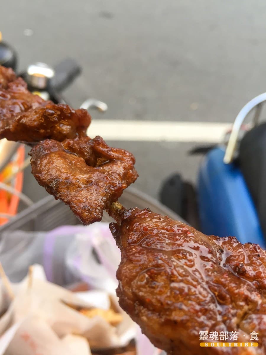 冷掉也好吃!肉感十足「鹽酥雞」先炸再烤超唰嘴,撒滿特製香料豆干也必點 冷掉也好吃!肉感十足「鹽酥雞」先炸再烤超唰嘴,撒滿特製香料豆干也必點