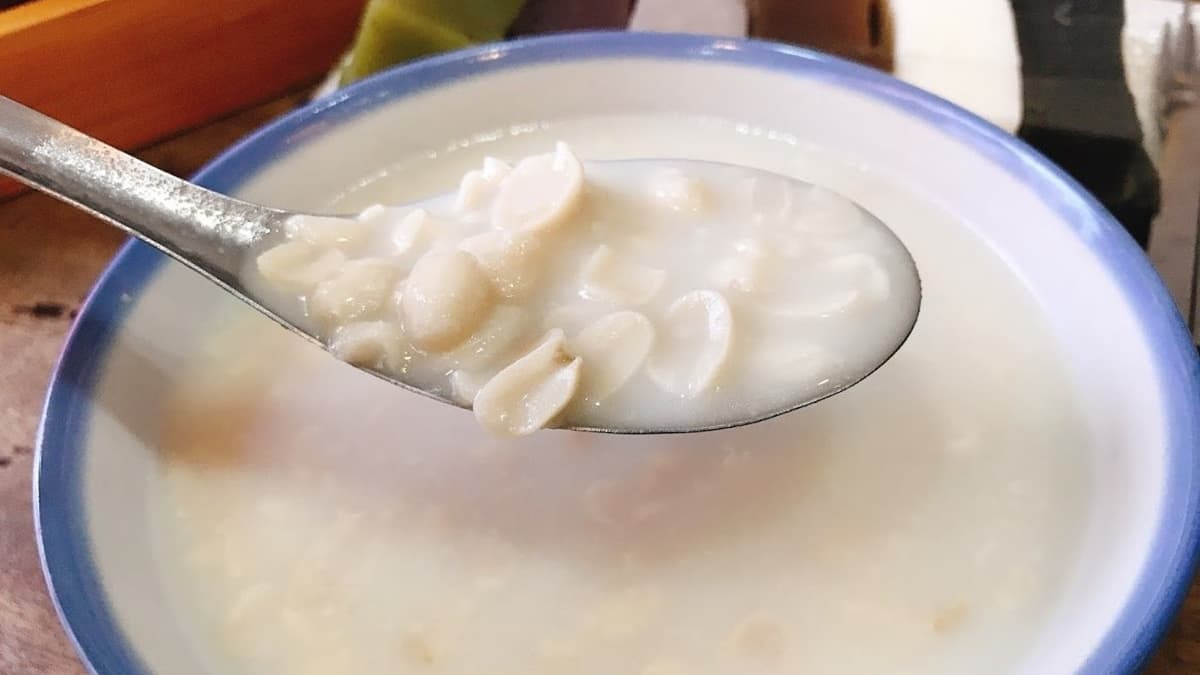 懷舊的古早味!桃園手工杏仁茶+6色糕點超對味,麻糬控必點雙重口感「煉乳脆脆」 懷舊的古早味!桃園手工杏仁茶+6色糕點超對味,麻糬控必點雙重口感「煉乳脆脆」