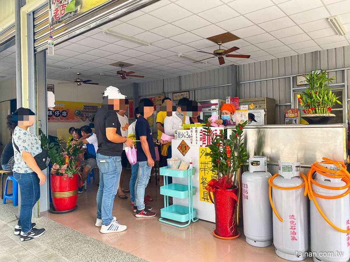 在地人都在排!台南5家超人氣早餐:爆料蔥餅、發財車粉漿蛋餅、35年煎粿仔 在地人都在排!台南5家超人氣早餐:爆料蔥餅、發財車粉漿蛋餅、35年煎粿仔