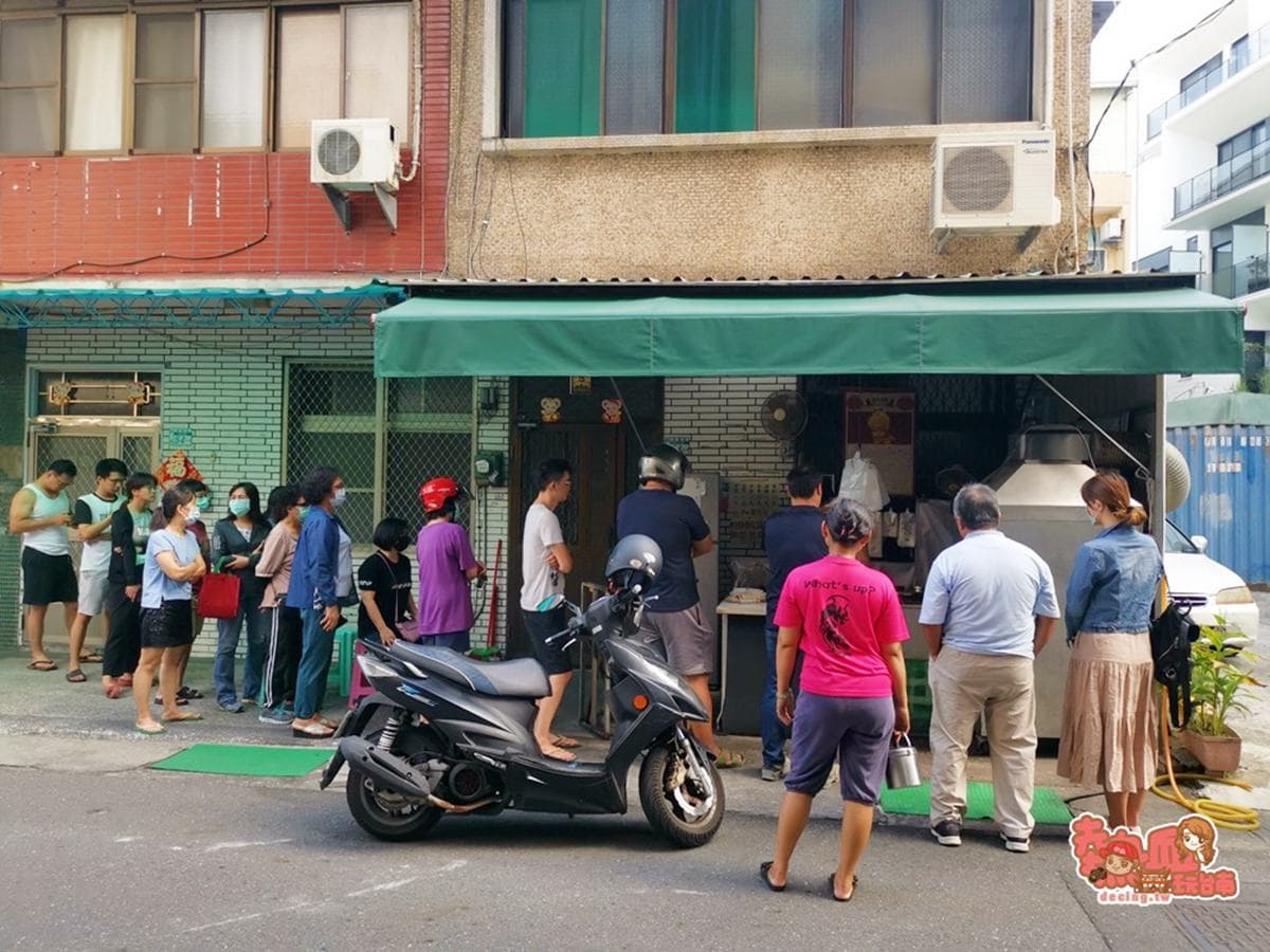在地人都在排!台南5家超人氣早餐:爆料蔥餅、發財車粉漿蛋餅、35年煎粿仔 在地人都在排!台南5家超人氣早餐:爆料蔥餅、發財車粉漿蛋餅、35年煎粿仔
