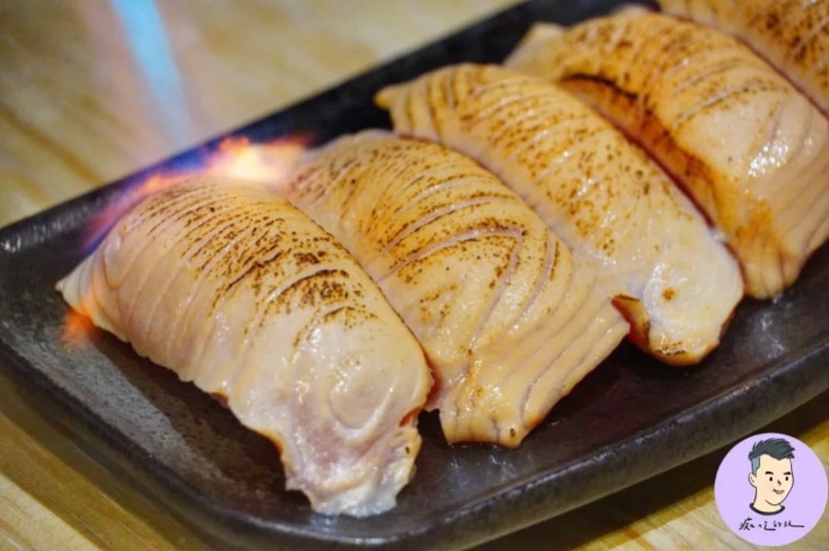【新開店】鮭魚控衝台南!大塊厚切握壽司1貫只要30元,部落客激推招牌咖哩也必點 【新開店】鮭魚控衝台南!大塊厚切握壽司1貫只要30元,部落客激推招牌咖哩也必點