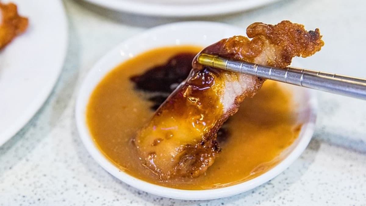 華西街夜市必吃!50年「香菇肉粥配炸物」老饕讚台北前3,炸蚵仔大顆又鮮甜 華西街夜市必吃!50年「香菇肉粥配炸物」老饕讚台北前3,炸蚵仔大顆又鮮甜