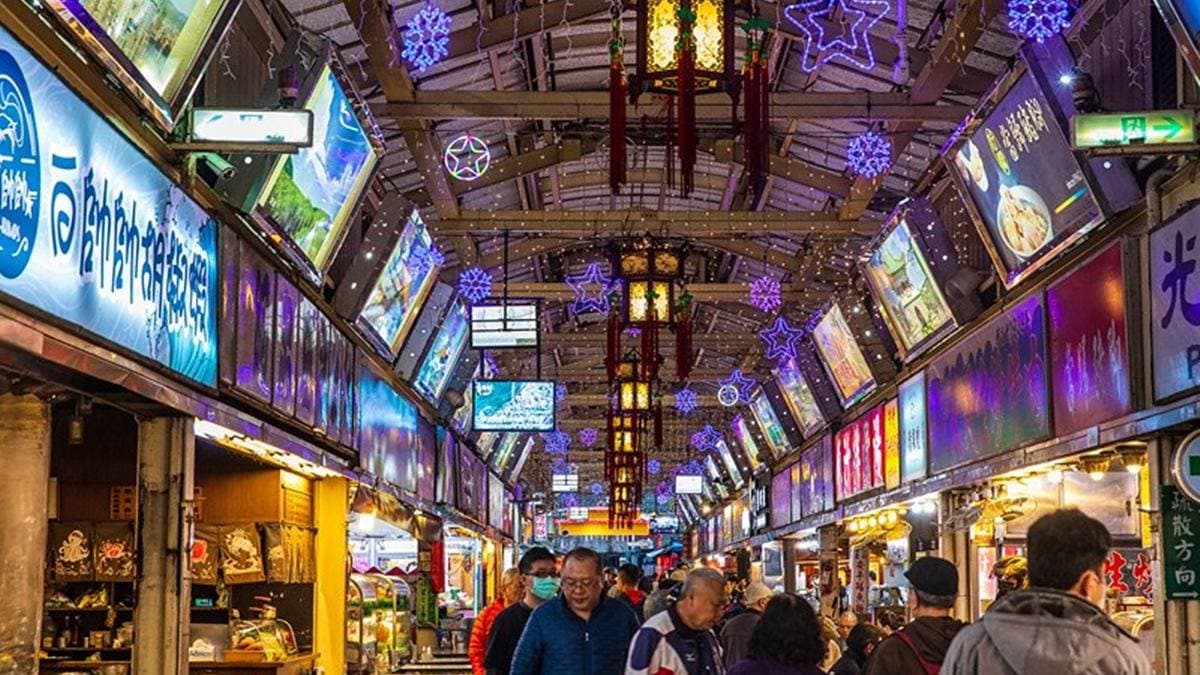 華西街夜市必吃!50年「香菇肉粥配炸物」老饕讚台北前3,炸蚵仔大顆又鮮甜 華西街夜市必吃!50年「香菇肉粥配炸物」老饕讚台北前3,炸蚵仔大顆又鮮甜