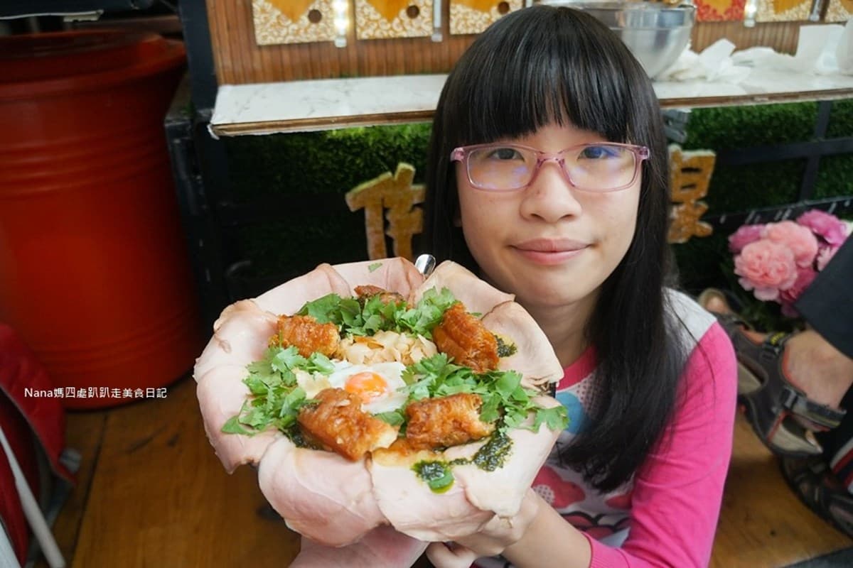 新北超有哏麵線!「極豚燒肉」鋪滿10片叉燒、溫泉蛋,隱藏版想吃要預約 新北超有哏麵線!「極豚燒肉」鋪滿10片叉燒、溫泉蛋,隱藏版想吃要預約