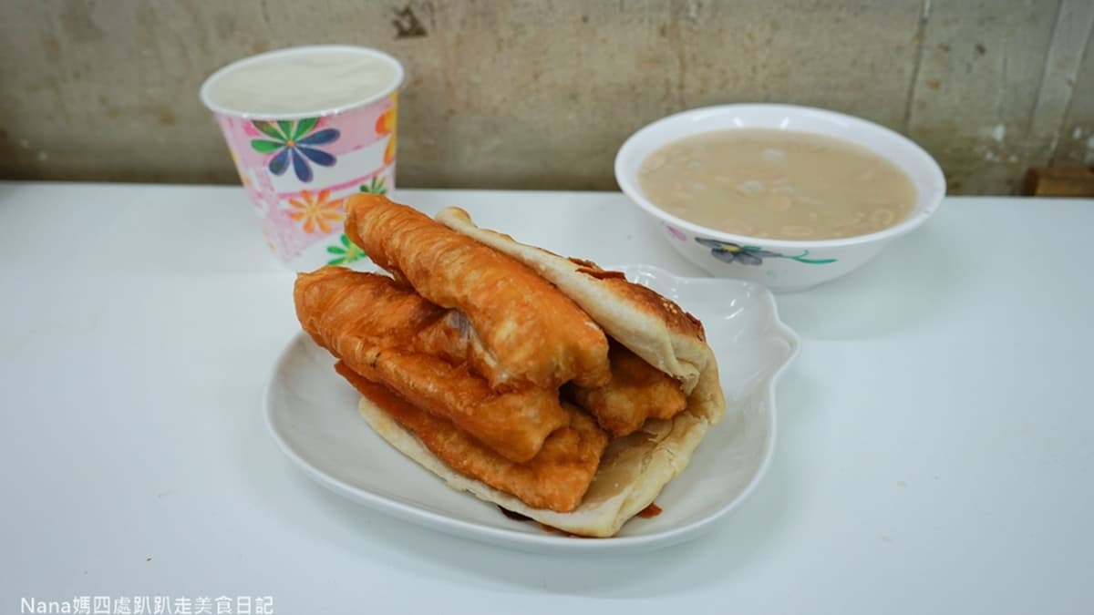 新莊人的回憶!6家50年起跳老字號美食:鎮店級牛腩鍋、百年芋粿巧、水蒸元寶綠豆糕 新莊人的回憶!6家50年起跳老字號美食:鎮店級牛腩鍋、百年芋粿巧、水蒸元寶綠豆糕