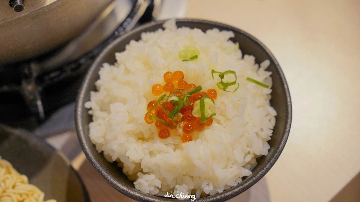 提「菜籃」開鍋太cute!台中有哏鍋物嗑「鮭魚卵飯」免加價,必點五花肉配桔醬超搭 提「菜籃」開鍋太cute!台中有哏鍋物嗑「鮭魚卵飯」免加價,必點五花肉配桔醬超搭