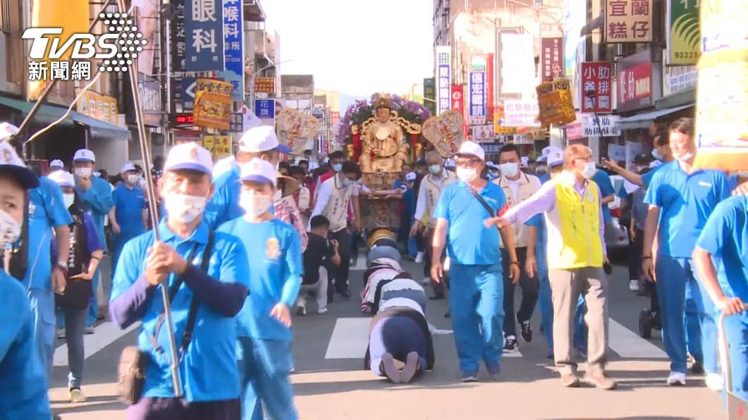 台北市凌晨起「封麥」!KTV等8大行業暫停營業,宜蘭禁繞境、高雄大消毒 台北市凌晨起「封麥」!KTV等8大行業暫停營業,宜蘭禁繞境、高雄大消毒