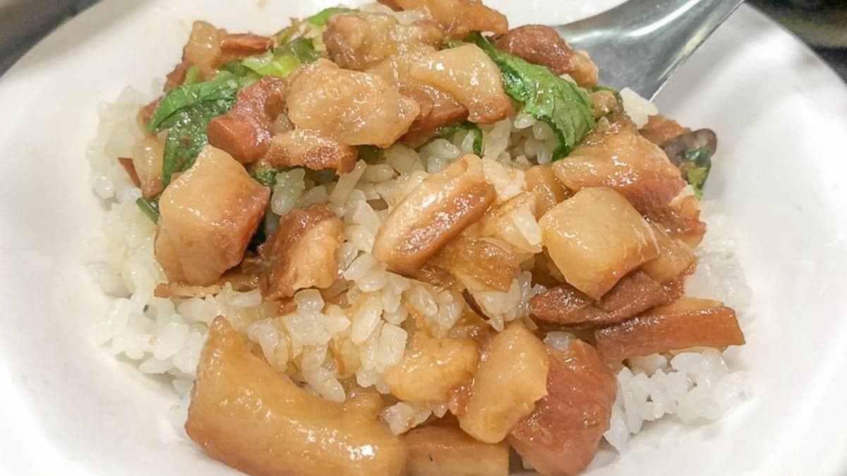 老街從頭吃到尾!高雄橋頭4家古早味美食:咖哩鮪魚羹、手臂粗大腸頭、「狀元」肉燥飯 老街從頭吃到尾!高雄橋頭4家古早味美食:咖哩鮪魚羹、手臂粗大腸頭、「狀元」肉燥飯