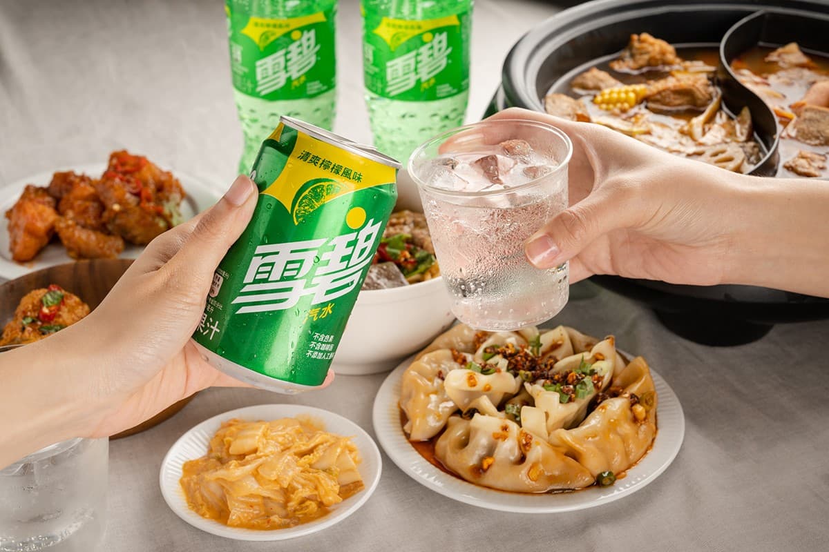 挑戰麻辣控味蕾!吃辣配「雪碧」沁涼爽辣超過癮!一開喝爽度爆表 挑戰麻辣控味蕾!吃辣配「雪碧」沁涼爽辣超過癮!一開喝爽度爆表