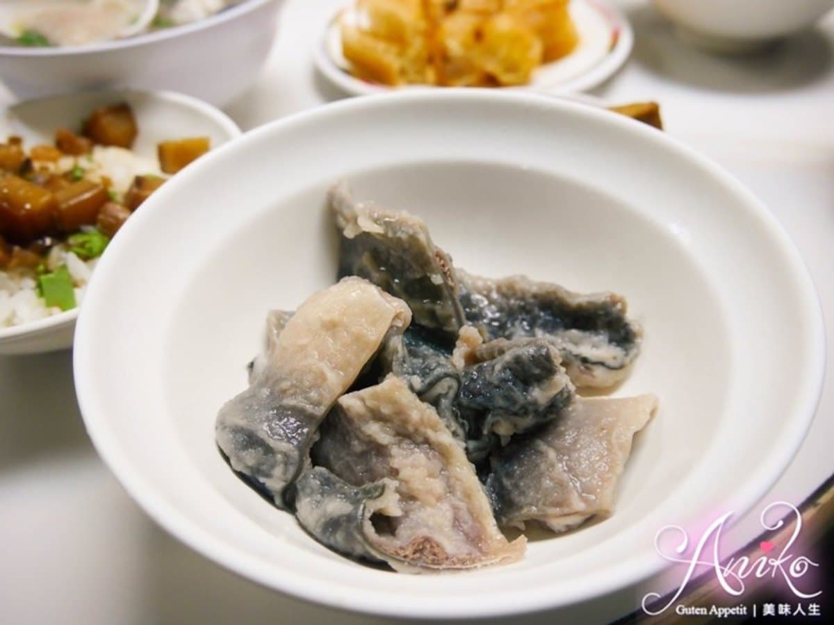 在地人早餐組合!台南80年老店必點肉燥飯+肉汁油條,澎派綜合湯1碗有5種配料 在地人早餐組合!台南80年老店必點肉燥飯+肉汁油條,澎派綜合湯1碗有5種配料