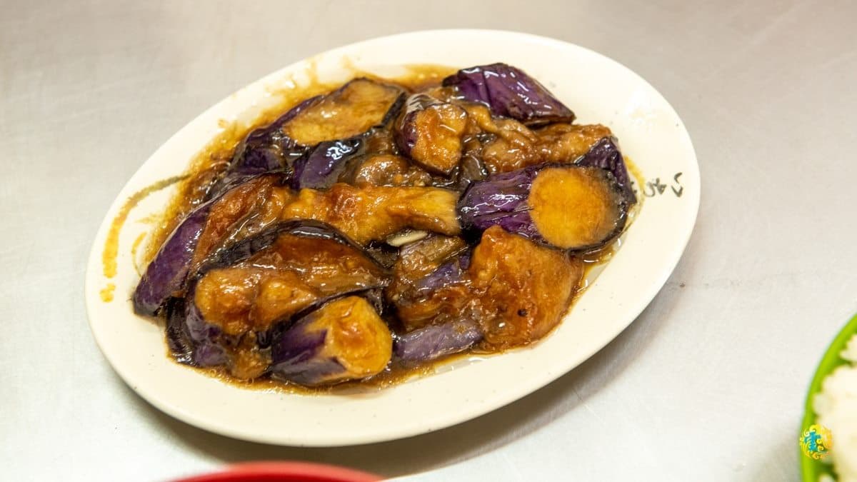 先收藏!燒肉飯老店「沒扛棒」卻超夯,一口酥香配薑絲再點「隱藏版」蒸蛋更下飯 先收藏!燒肉飯老店「沒扛棒」卻超夯,一口酥香配薑絲再點「隱藏版」蒸蛋更下飯