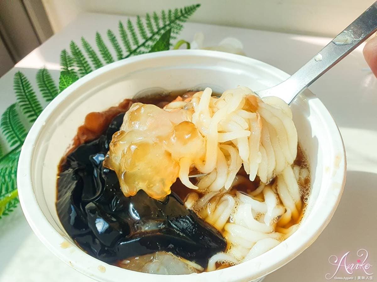 滿滿古早味!60年老店米苔目冰涼純手工,「古溜」粉粿也超欠吃 滿滿古早味!60年老店米苔目冰涼純手工,「古溜」粉粿也超欠吃