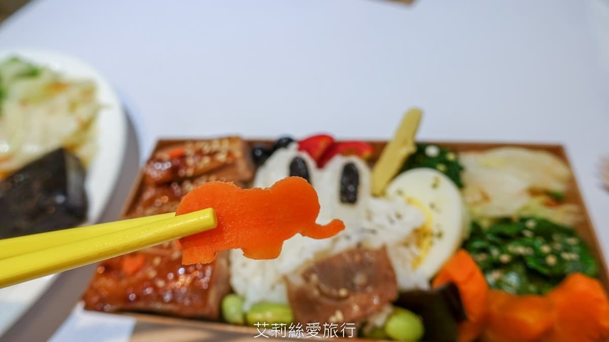 萌到捨不得吃!澎派烤物便當1份有10種汆燙配菜,還有超Q小動物飯糰可預訂 萌到捨不得吃!澎派烤物便當1份有10種汆燙配菜,還有超Q小動物飯糰可預訂