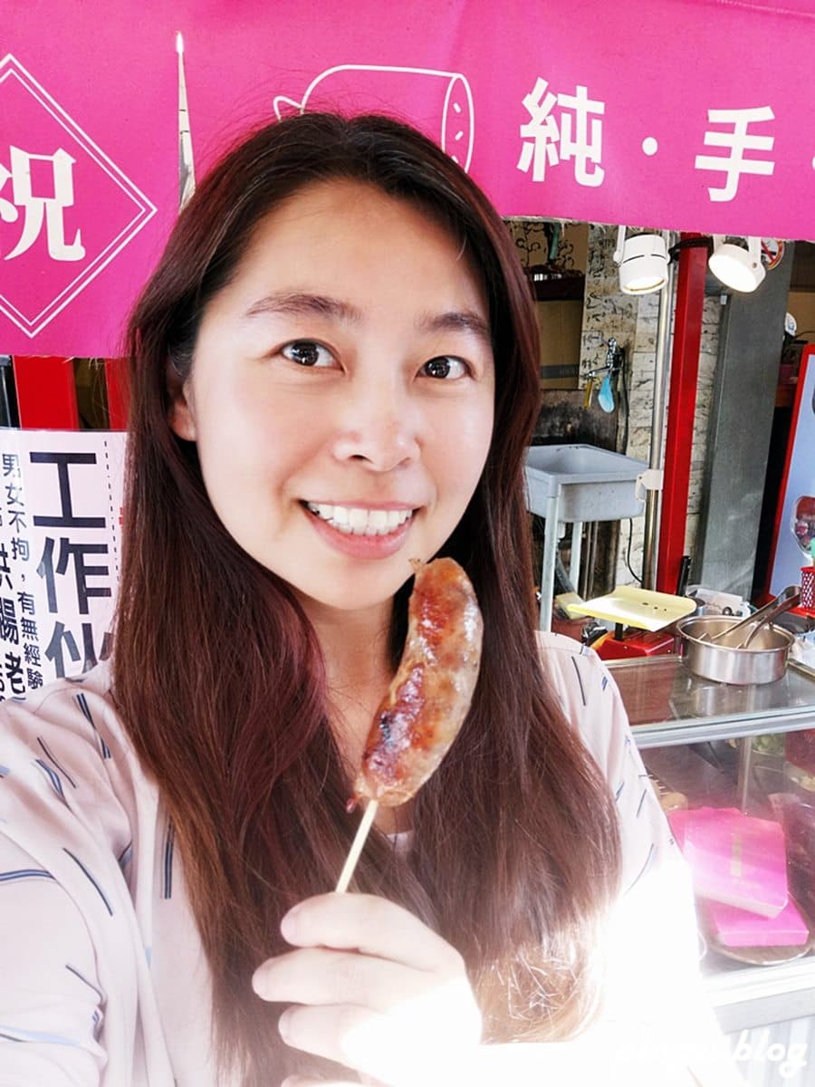 在地人都愛的外帶美食!噴汁高粱香腸要沾「五印醋」,隱藏版大腸頭晚來吃不到 在地人都愛的外帶美食!噴汁高粱香腸要沾「五印醋」,隱藏版大腸頭晚來吃不到