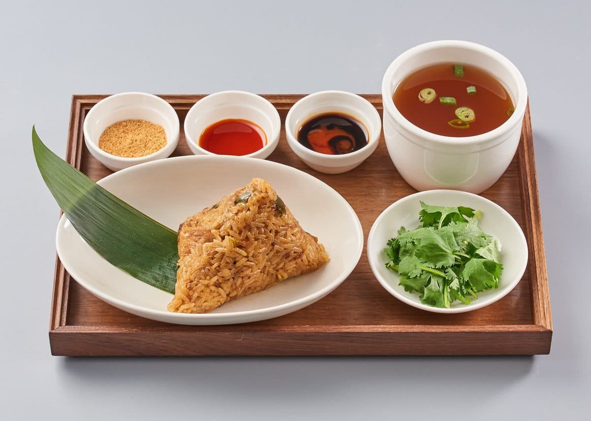 2大餐飲把麻辣鍋、麻油湯變身風味粽子,這間加價99元再送保冷袋 2大餐飲把麻辣鍋、麻油湯變身風味粽子,這間加價99元再送保冷袋