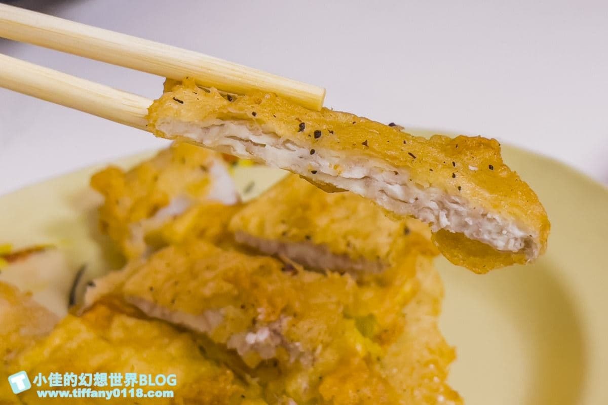 點一輪百元有找!新竹老店「現炸肉粿」一咬就噴香,「炸蒜頭」清甜多汁不蘸醬也好吃 點一輪百元有找!新竹老店「現炸肉粿」一咬就噴香,「炸蒜頭」清甜多汁不蘸醬也好吃